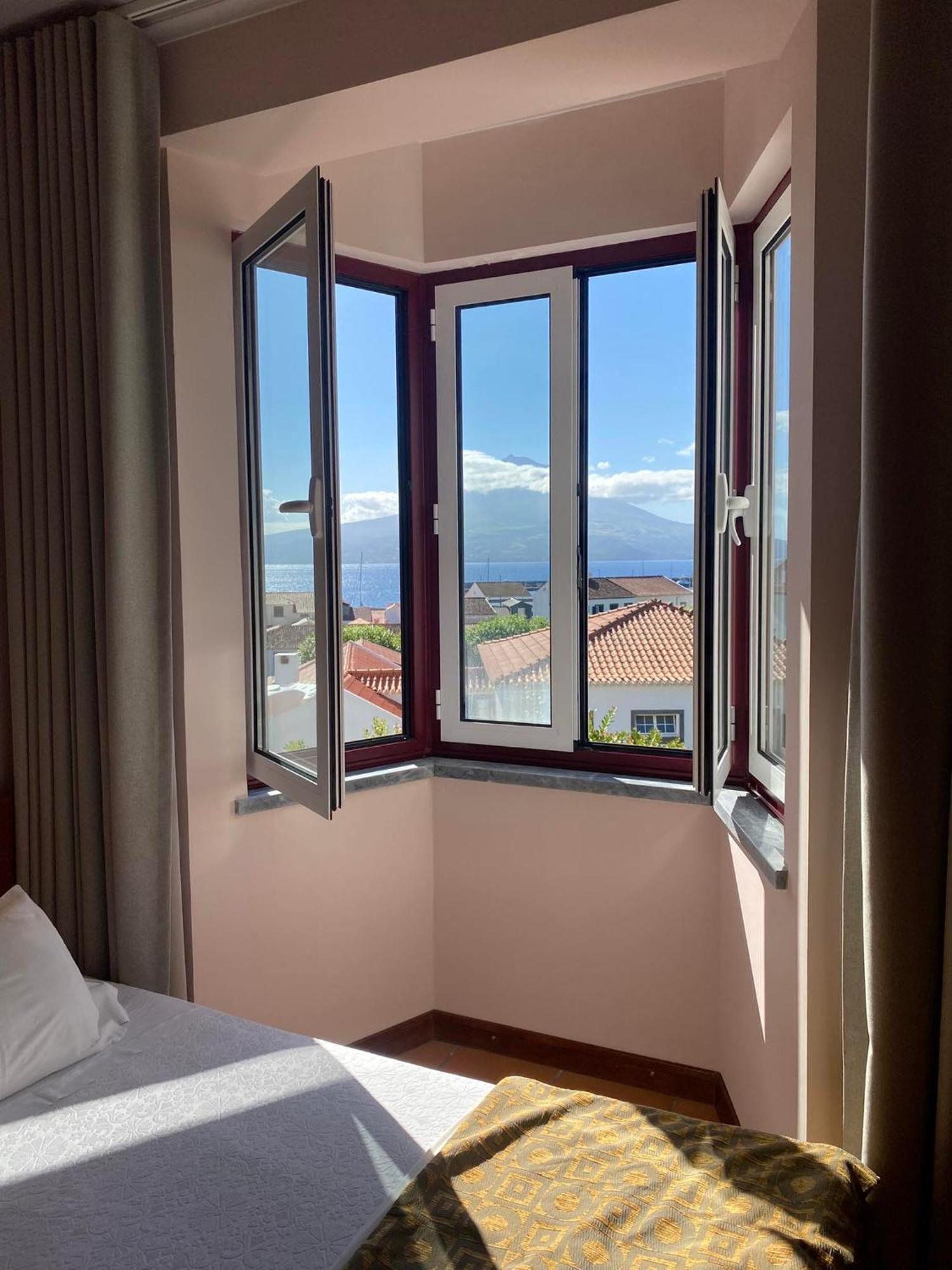 Apartamentos Turisticos Verdemar Horta  Eksteriør billede