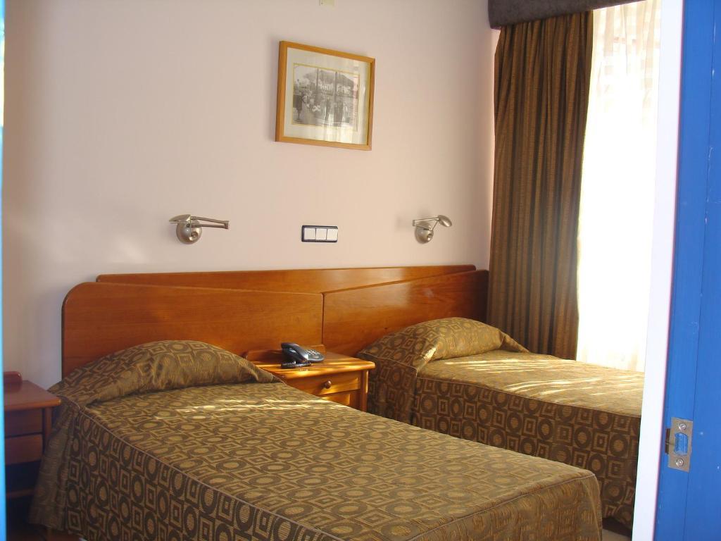 Apartamentos Turisticos Verdemar Horta  Værelse billede